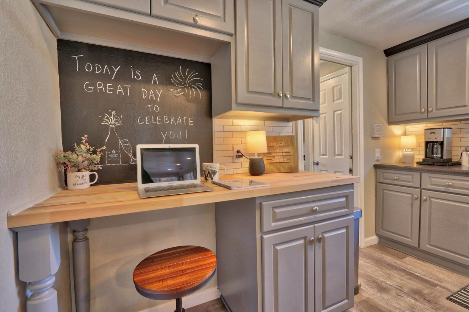 Workspace - 603 N Avenue N