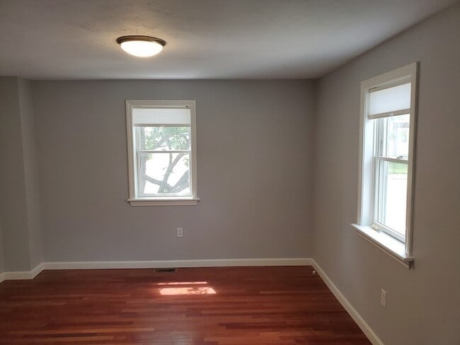 Building Photo - 112 Front St