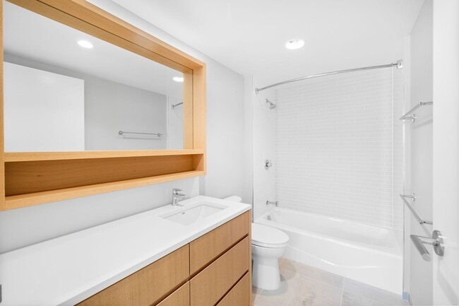 Building Photo - 2319