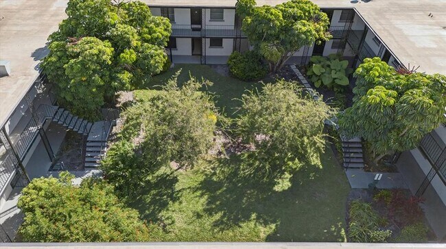 Building Photo - 2808 W Azeele St