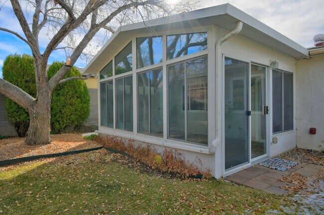 Building Photo - 5316 Van Christopher Dr NE