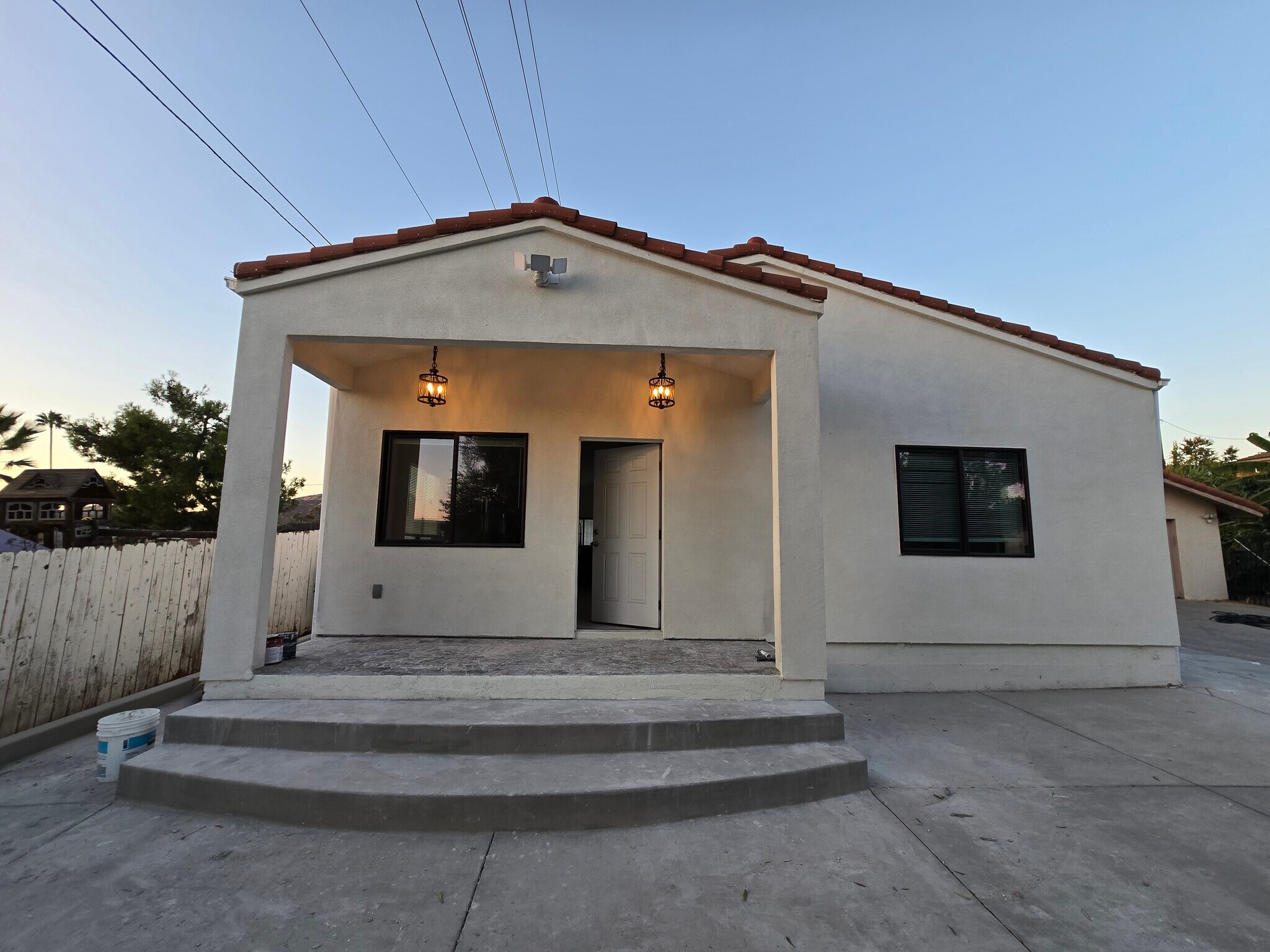 Building Photo - 13992 Putney Rd