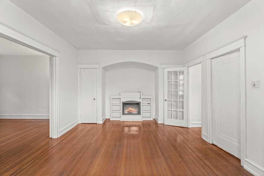 Building Photo - 409 Pine St