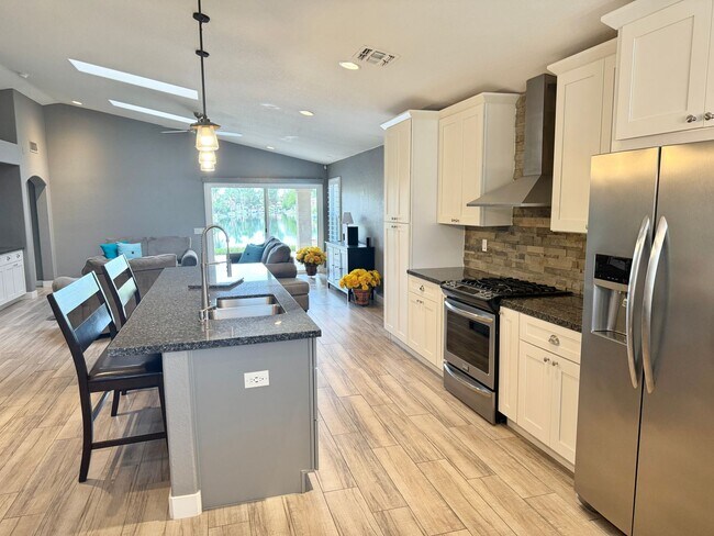 Building Photo - 1401 W Blue Ridge Ct