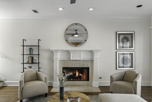 Building Photo - 78 Crumley St SE