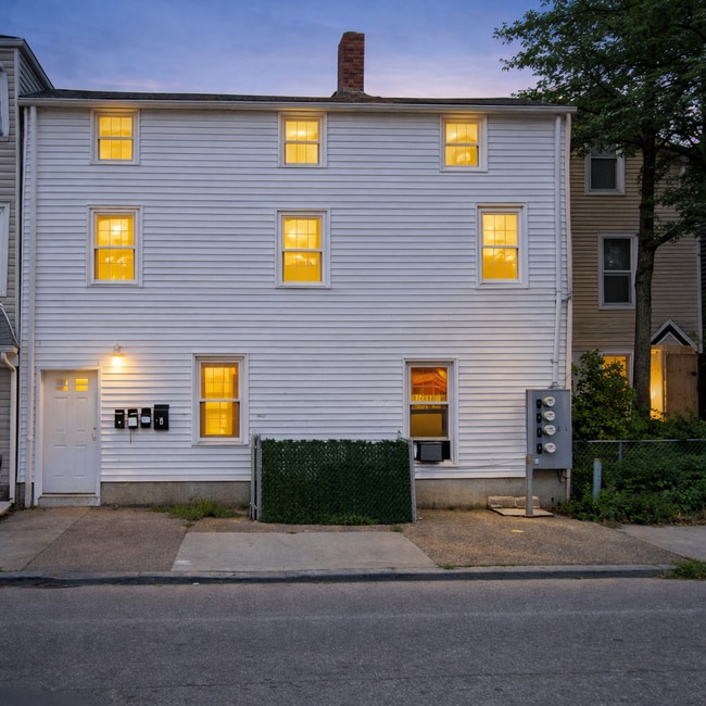 Building Photo - 109 E Main St