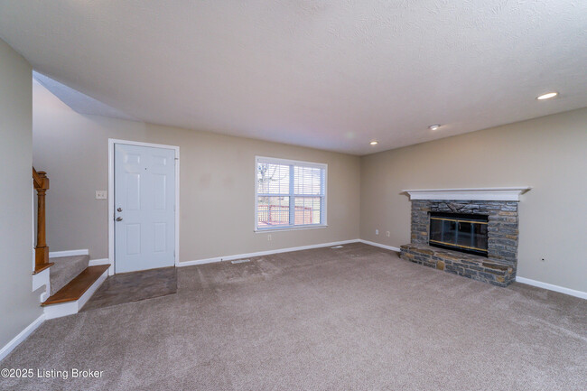 Building Photo - 4623 Wooded Oak Cir