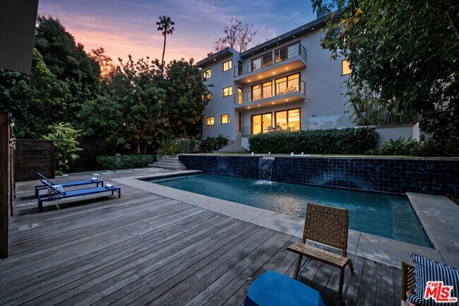 Building Photo - 2035 De Mille Dr