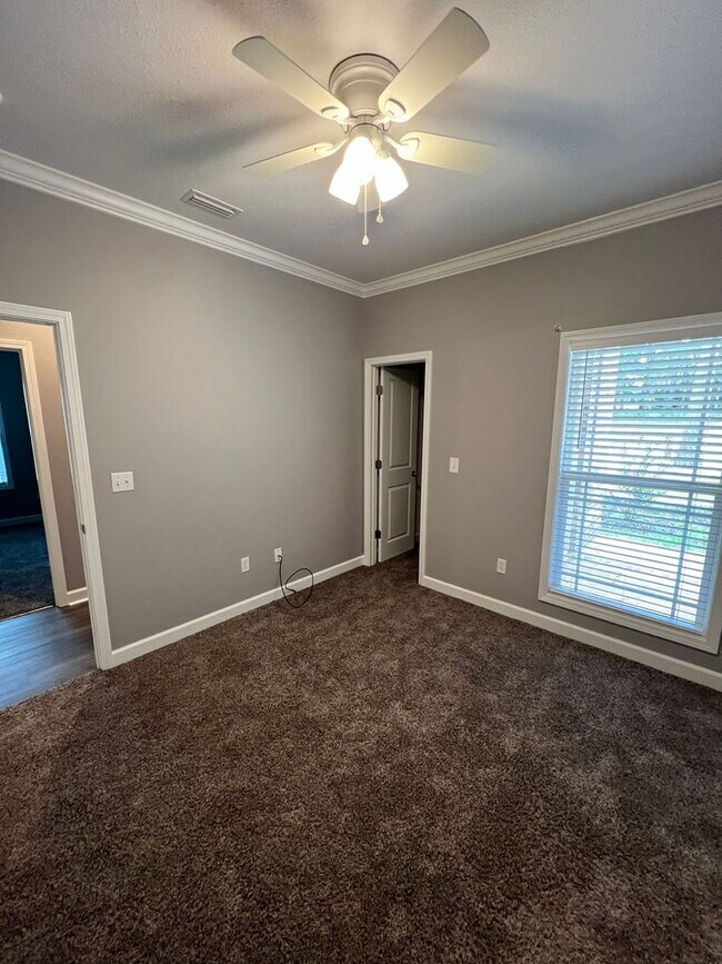 Building Photo - 112 Bellwood Trail