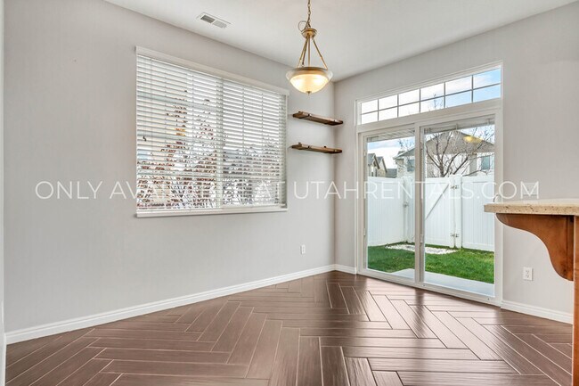 Building Photo - 928 Chelsea Ln