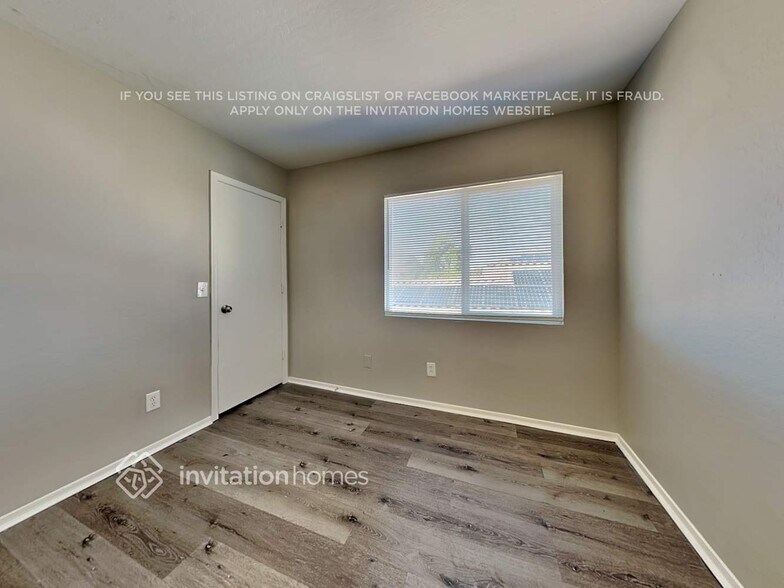 Building Photo - 12901 N El Frio St