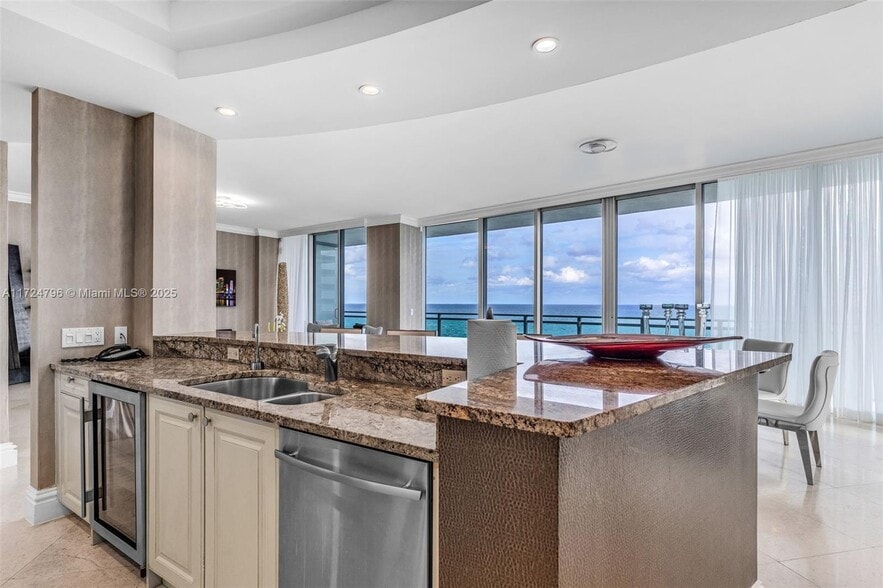 Building Photo - 10295 Collins Ave