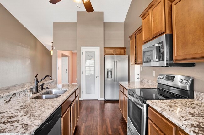 Building Photo - 33633 Field Stone Ln