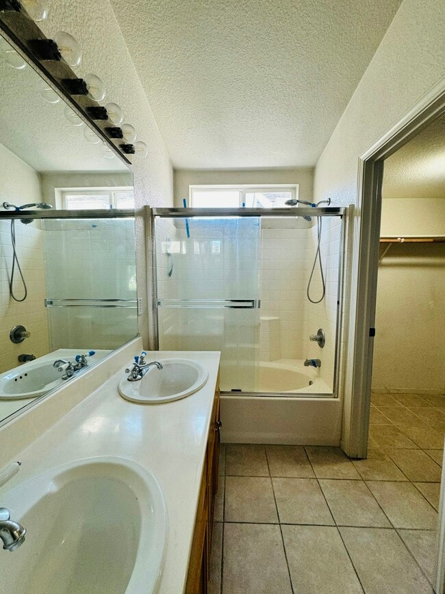 Building Photo - 10739 Dulsie Ln