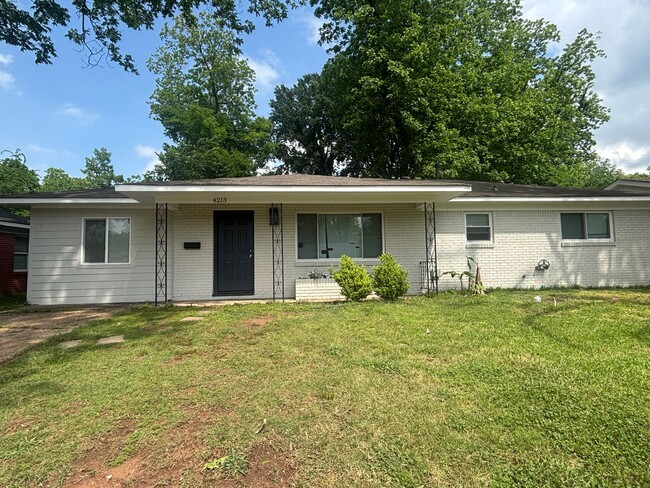 Primary Photo - GREAT STARTER HOME IN SOUTH BOSSIER NEAR BABF