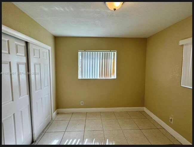 Building Photo - 6471 SW 27th St