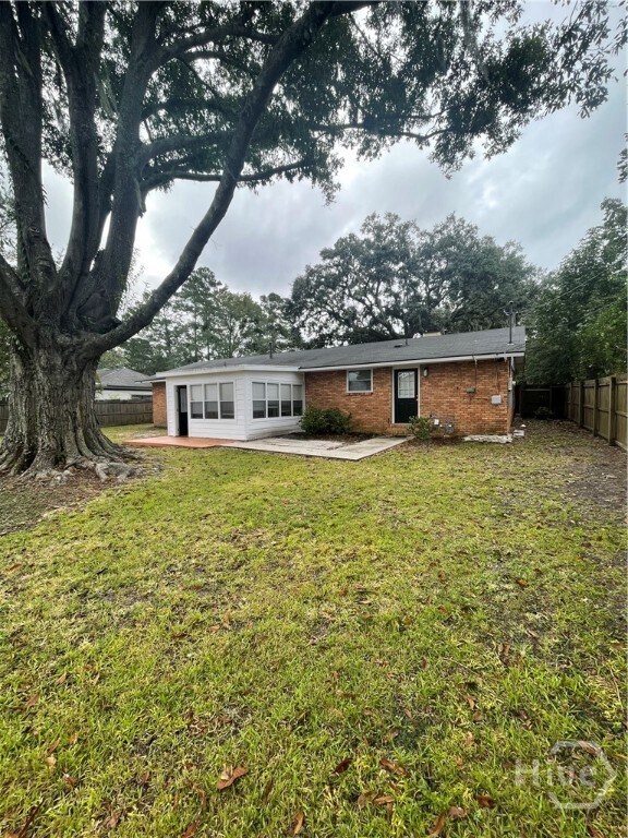 Building Photo - 406 Briarcliff Cir