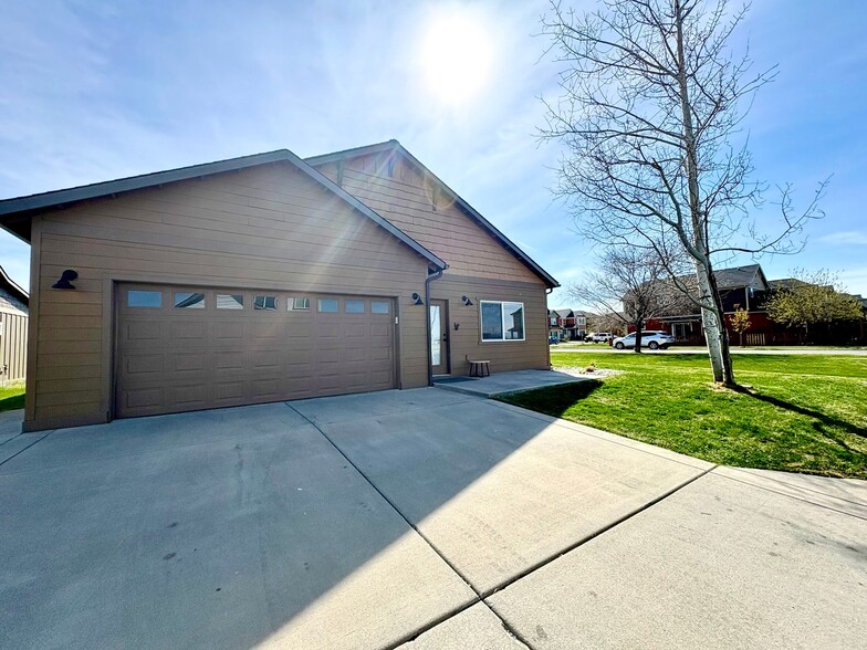 Building Photo - 285 Stone Fly Dr