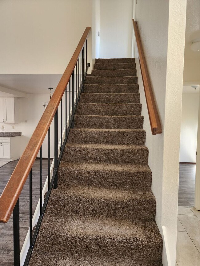 Building Photo - 1313 Claus Rd