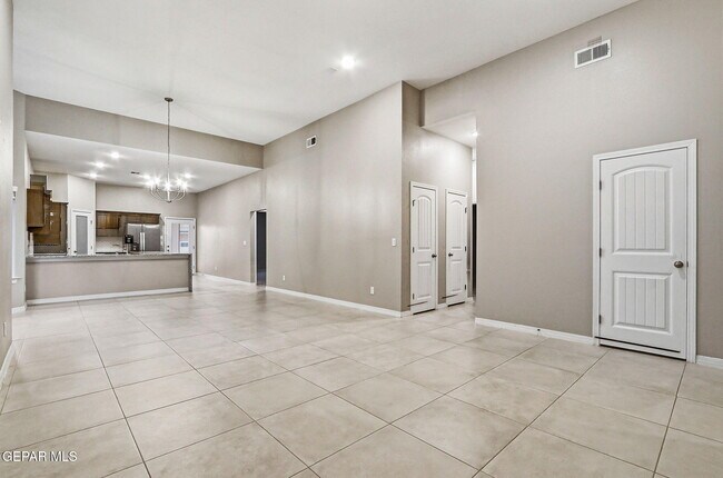 Building Photo - 916 Keenland Ave