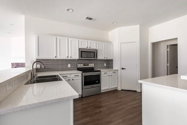 Building Photo - 13240 Berrywood Trail