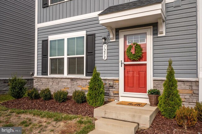 Building Photo - 7233 Statesman Blvd