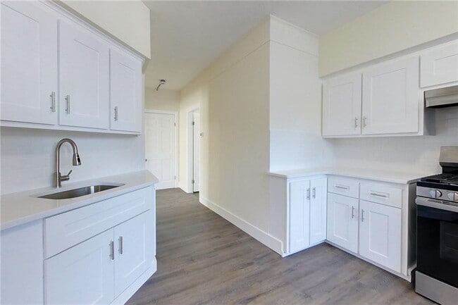 Building Photo - 41 Almy St