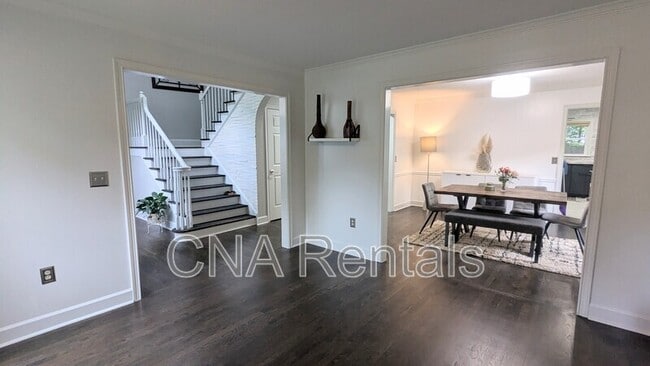 Building Photo - 573 Trailwood Ln SW