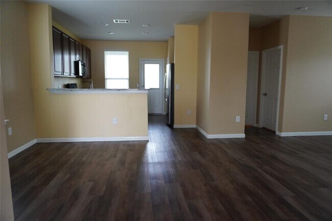 Building Photo - 14503 Overland Pass