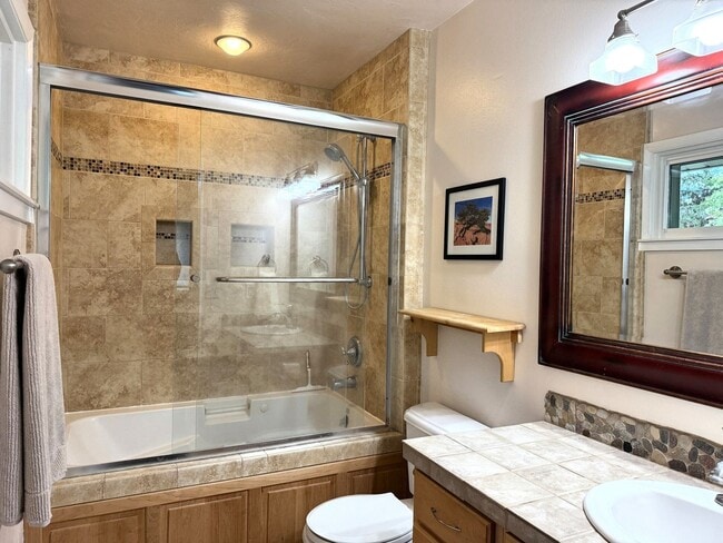 Building Photo - Great location in Park Meadows