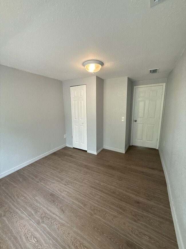 Building Photo - Quiet and Affordable