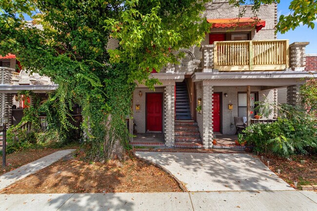 Building Photo - 110 W Meadow St