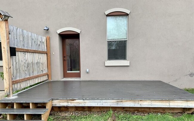 Building Photo - 636 Logan St