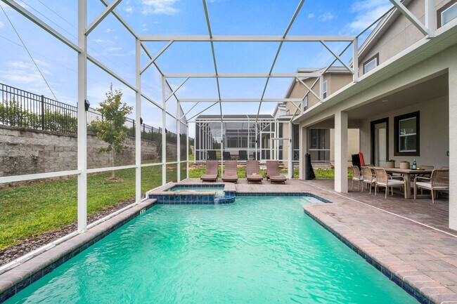Building Photo - 9052 Sommerset Hills Dr