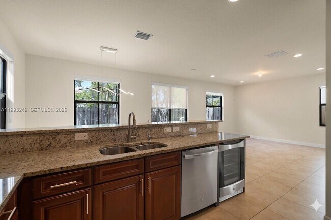 Building Photo - 10021 NW 87th Terrace