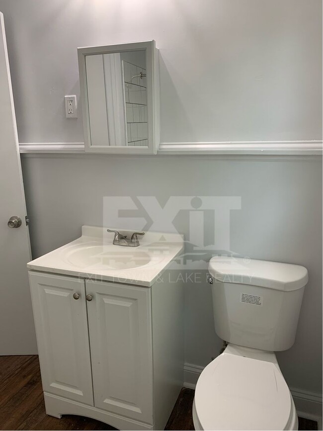 Building Photo - Welcome to your 2 bedroom, 1 bath home in ...