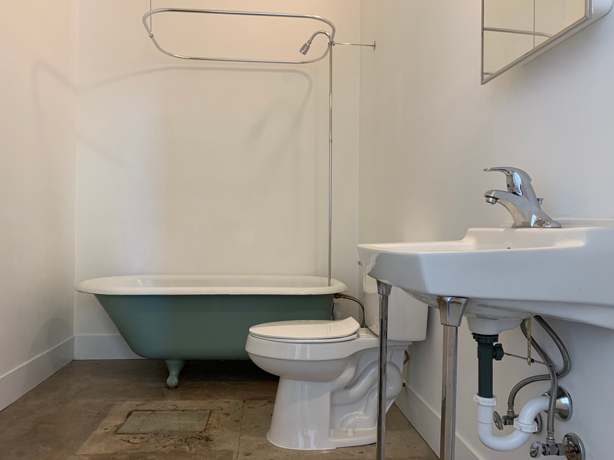 Building Photo - 111 N Walnut St