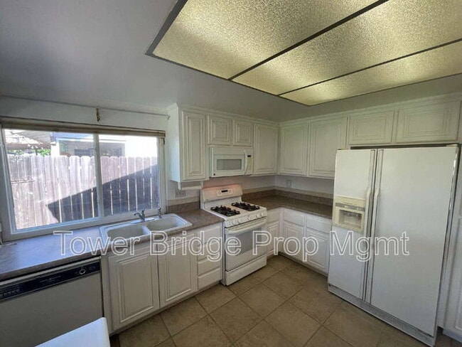 Building Photo - 9400 Appalachian Dr