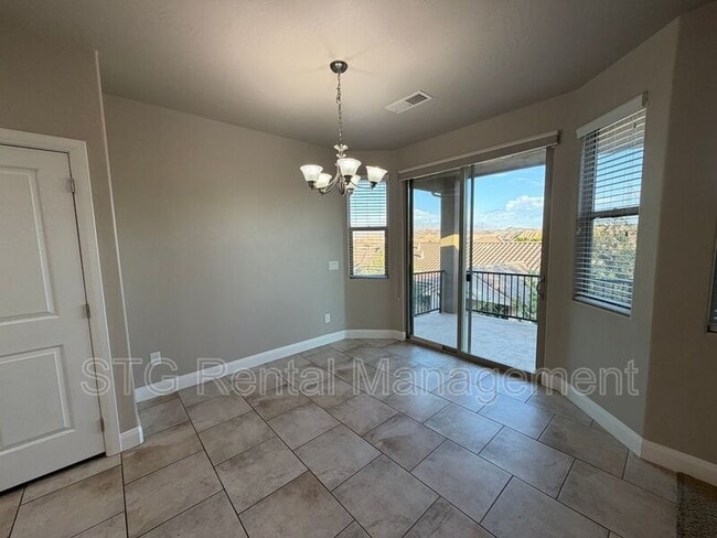 Building Photo - 469 E Barcelona Dr