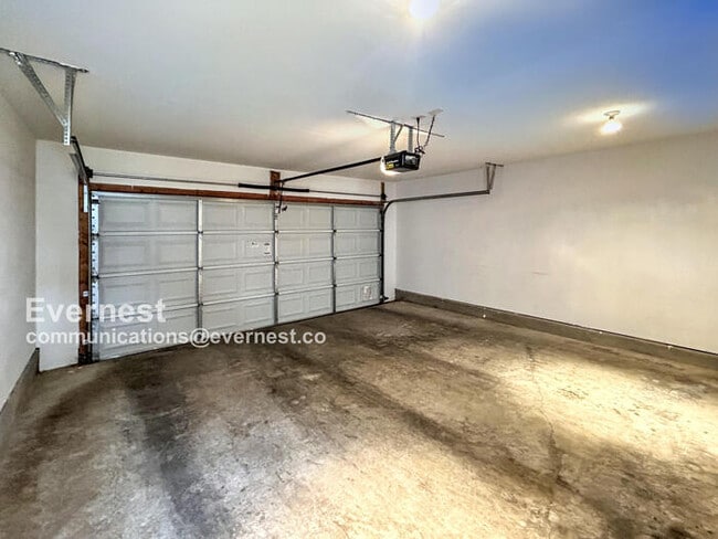 Building Photo - 9109 Otter Ln
