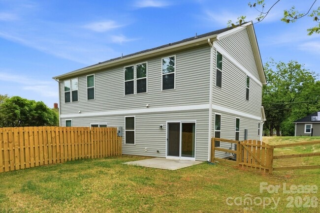 Building Photo - 645 Brookwood St