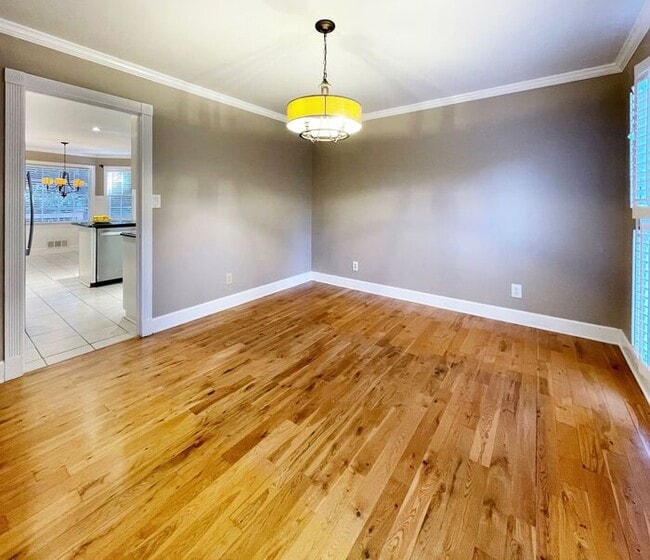 Building Photo - 811 Mitsy Ridge Dr