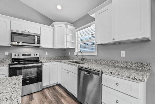Building Photo - Newer House In Cape Girardeau