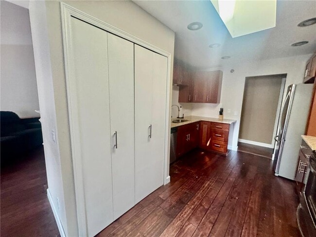 Building Photo - 2575 Heritage Dr