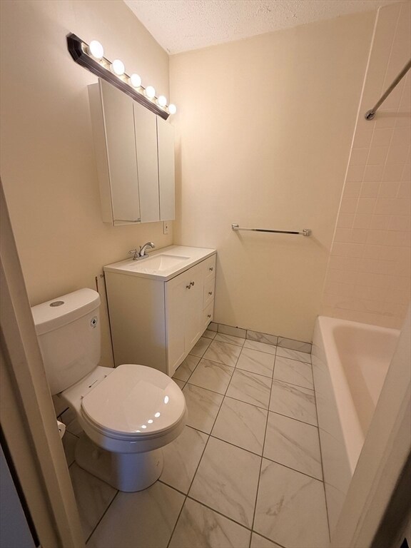 Building Photo - 33 Pond Ave