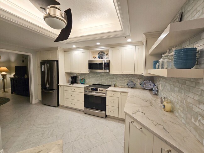 Building Photo - Paradise Found! 13th Floor Condo 3/2