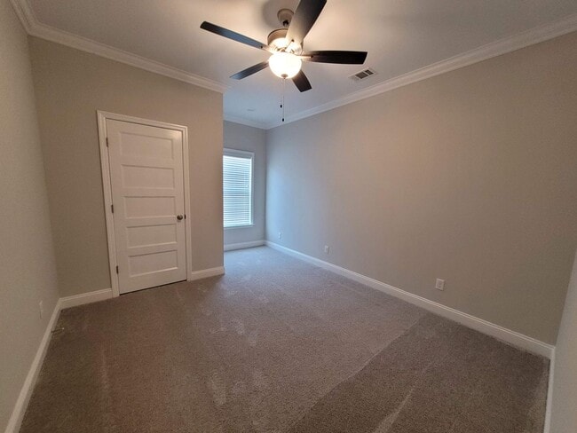Building Photo - 30 Remington Ln