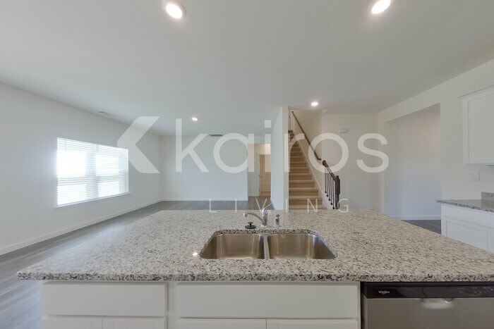 Building Photo - 4274 Scenic Dr SE