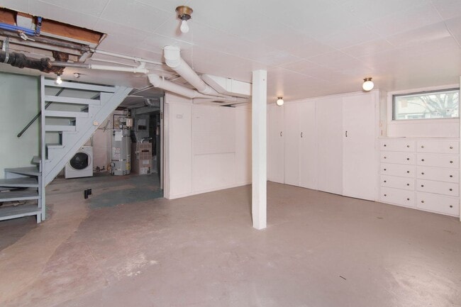 Building Photo - Fully updated 2 Bed 1 Bath Valley home.  H...