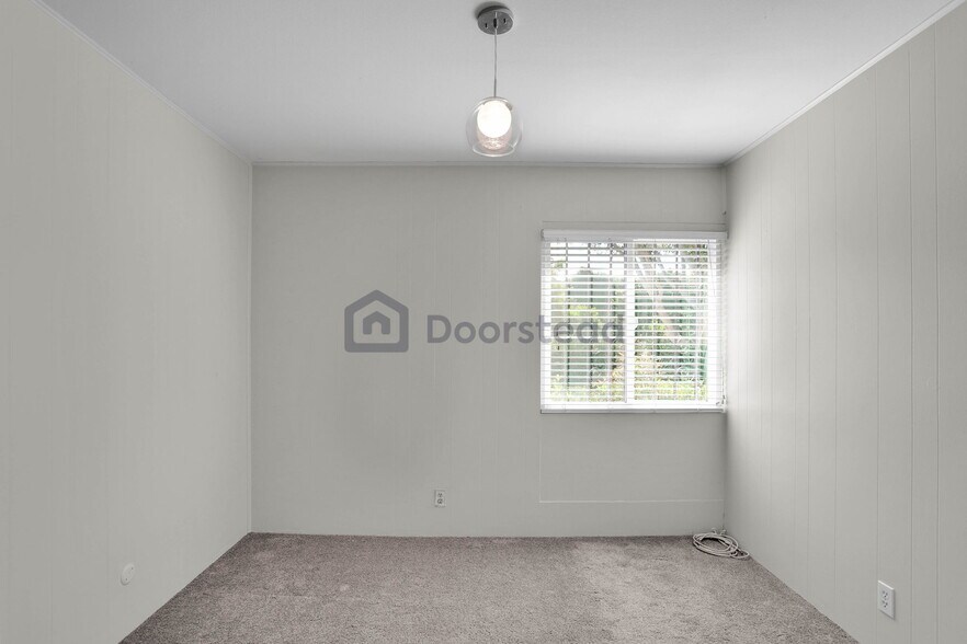 Building Photo - 2317 Eastbluff Dr